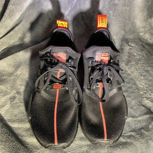 🖤❤️ Adidas NMD R1 Star Wars Darth Vader Black/Red FW2276 - Picture 3 of 11